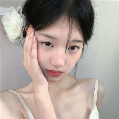 暗红
